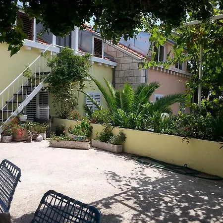 Saint Ursula בית הארחה 2*